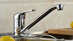 Kranen brummar? Så hittar du orsaken och får tyst på rören