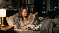 Bara 20 minuters läsning före sänggåendet: en enkel kvällsritual som verkar diskret men effektivt