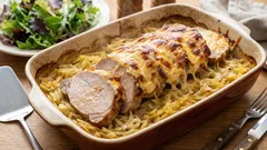 Saftigt kött och mjuka potatisar med ostskorpa: en middag som alla älskar