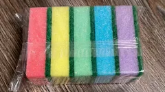 Varför disksvampar är färgade och hur detta knep förbättrar hygienen i ditt kök