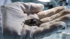 Forskare hittade 70 gram damm som var äldre än solen på en asteroid – något oväntat hittades inuti.