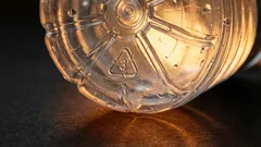 Vad trianglarna på plasten egentligen betyder – du kommer att bli förvånad