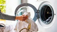 Varför handdukar blir sträva efter tvätt – det största misstaget som många inte märker